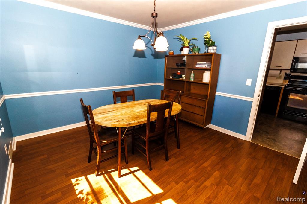30 Brown Court, Midland, MI 48640 — Photo 9