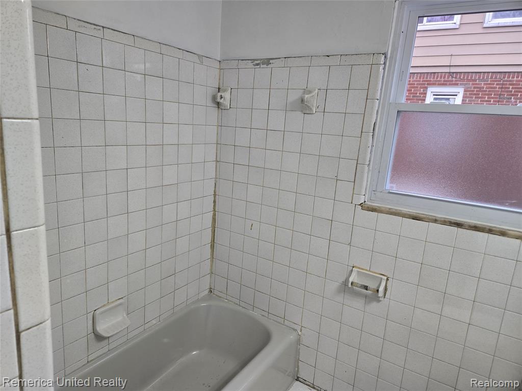24677 PURITAN, Redford, MI 48239 — Photo 5