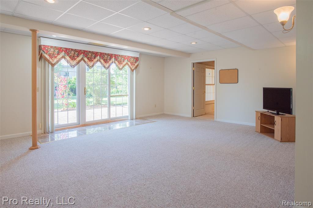 4233 Holly Lane, Rochester, MI 48306 — Photo 30