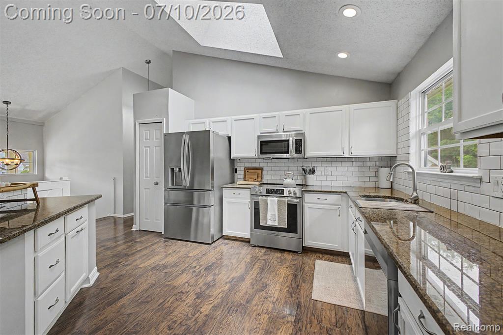 6400 Lake Meadow Drive, Waterford, MI 48327 — Photo 14