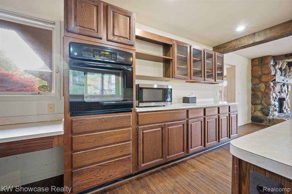5867 COMMUNITY Drive, Brighton, MI 48116 — Photo 25