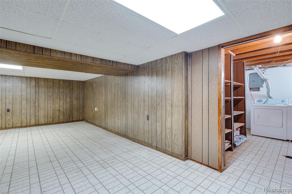 39615 Village Wood Lane, Novi, MI — Photo 34