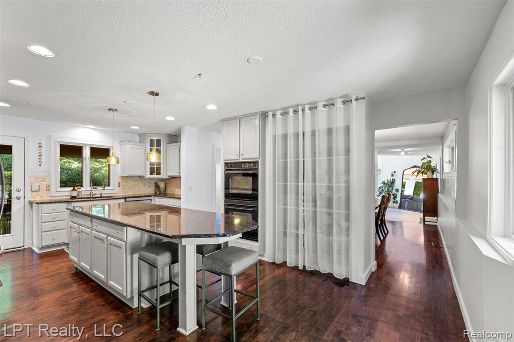 5075 Canyon Oaks Drive, Brighton, MI 48114 — Photo 11
