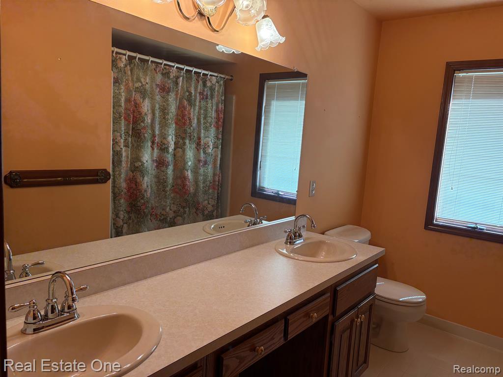 39858 Wilmette Drive Drive, Sterling Heights, MI 48313 — Photo 25