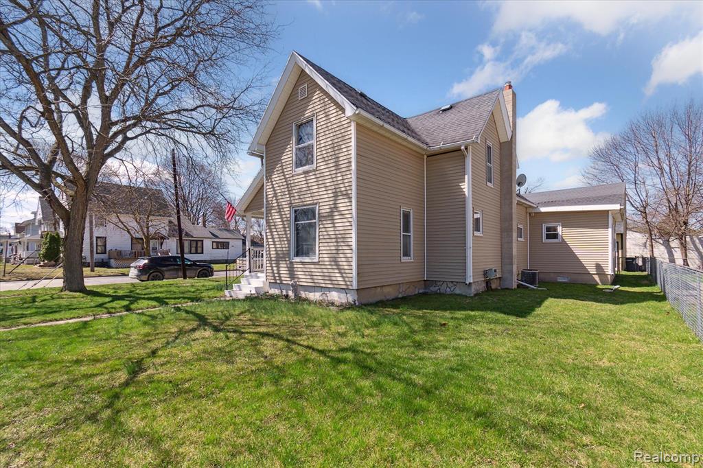 701 N SAGINAW Street, Durand, MI 48429 — Photo 4