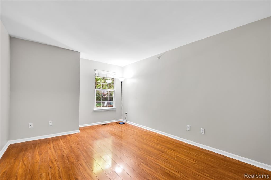 10104 Jasmine Drive, Walled Lake, MI 48390 — Photo 13
