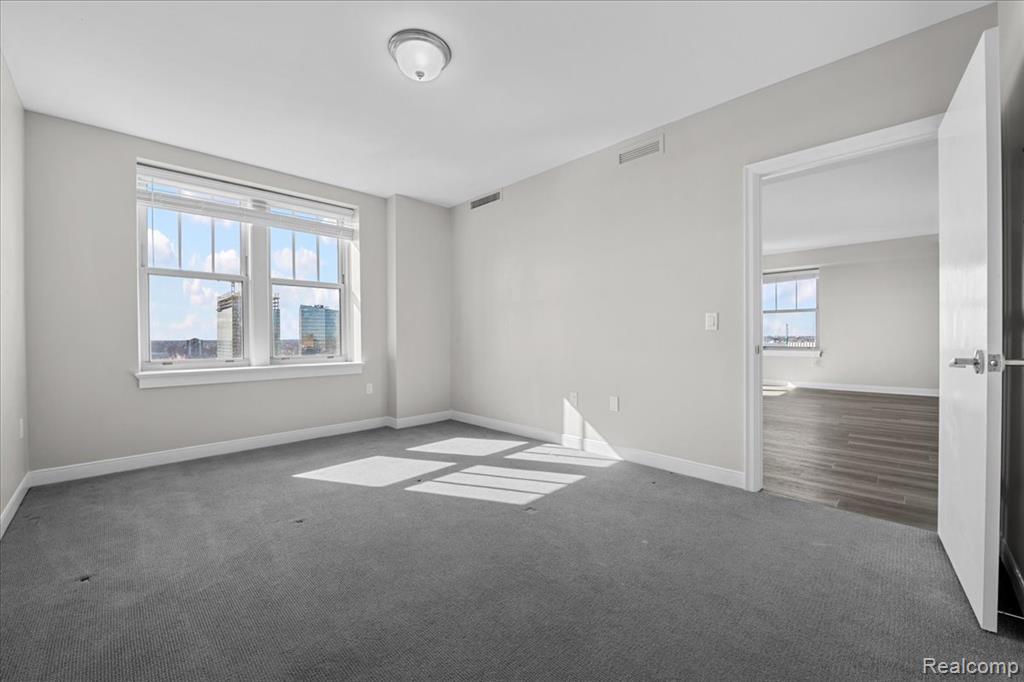 525 W Lafayette Boulevard, 16D, Detroit, MI 48226 — Photo 16