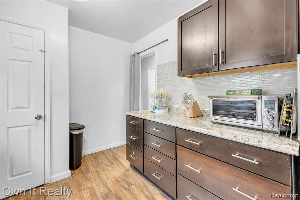 5461 JONATHON Street, Dearborn, MI 48126 — Photo 12