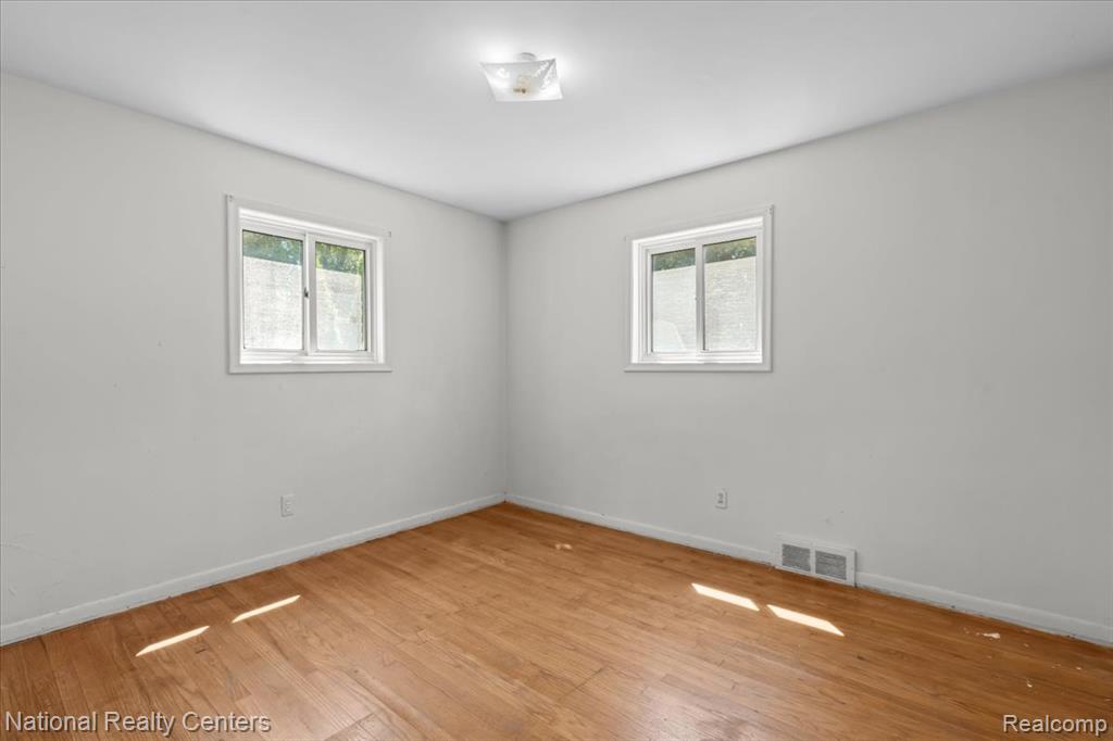 861 Squire Lane, Milford, MI 48381 — Photo 21