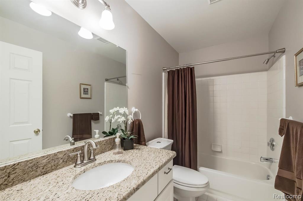 43221 Pointe Drive, 57, Clinton Twp, MI 48038 — Photo 29
