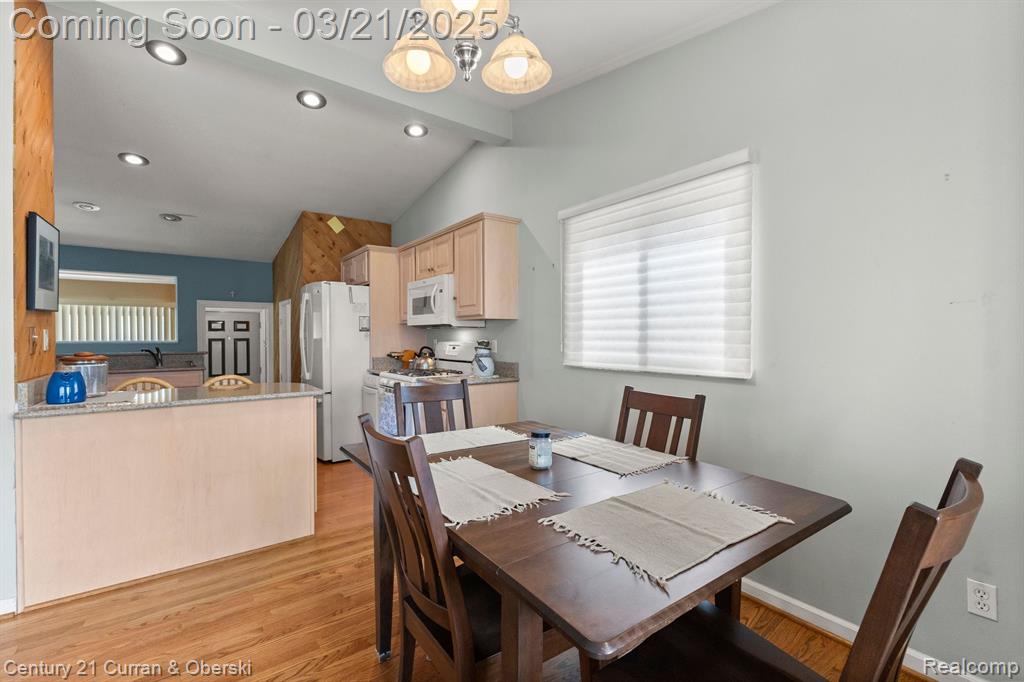 7484 N CHARLESWORTH Street, Dearborn Heights, MI 48127 — Photo 8