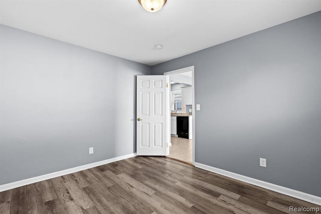8241 KALTZ, Center Line, MI 48015 — Photo 17