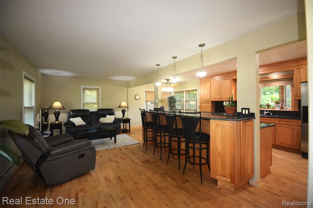 615 Willard Avenue, Rochester Hills, MI 48307 — Photo 8