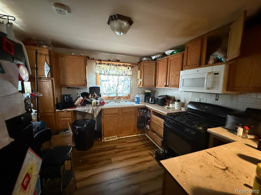 126 S Lincoln Street, Stanton, MI 48888 — Photo 3