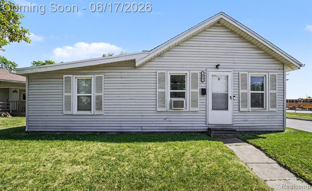 651 S Elm Street, Lapeer, MI 48446 — Photo 15