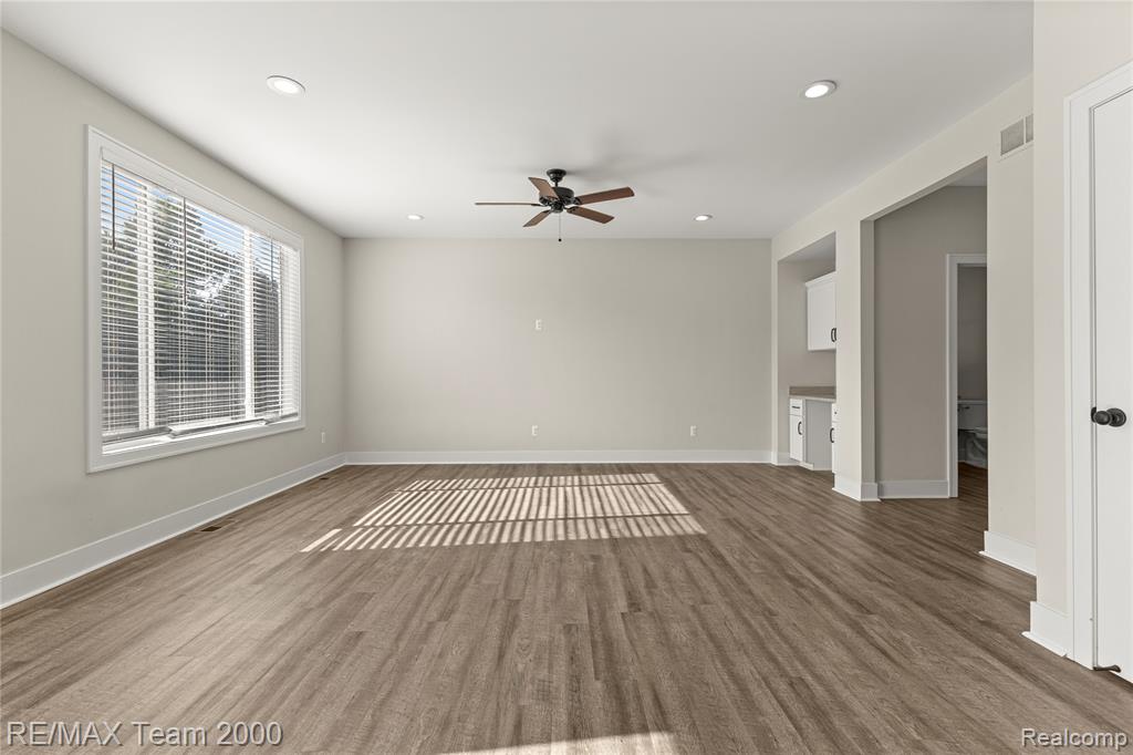 215 Clinton Street, Romeo, MI 48065 — Photo 17