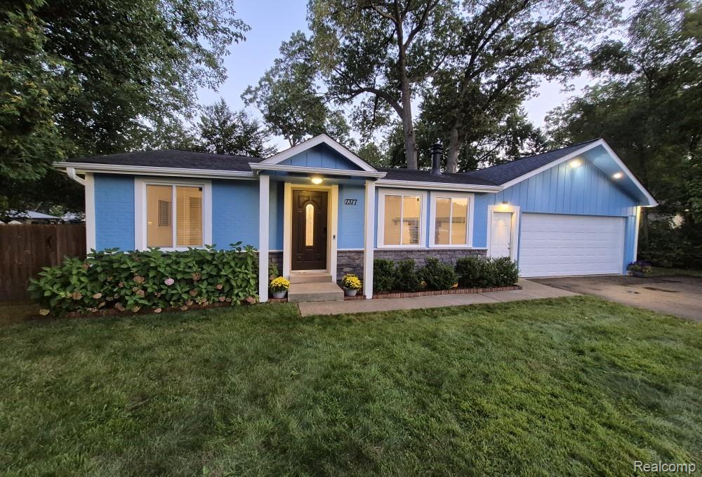 7377 Cooley Lake Road, West Bloomfield, MI 48324 — front exterior