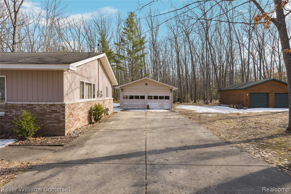 208 Hitchcock Avenue, Roscommon, MI 48653 — Photo 33