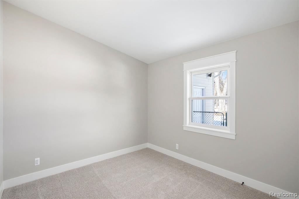 5390 SUNNYSIDE Drive, Clarkston, MI — Photo 9