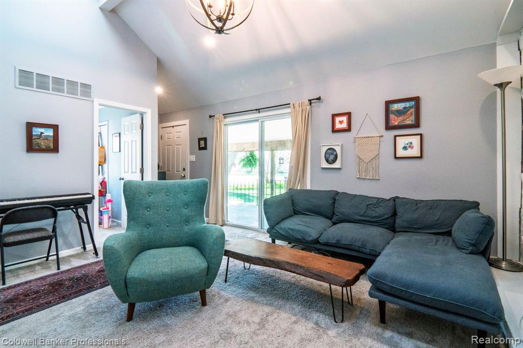 4110 QUILLEN Avenue, Waterford, MI 48329 — Photo 6