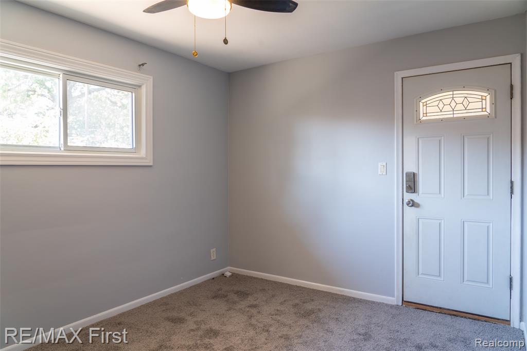 7257 State Park, Center Line, MI 48015 — Photo 25