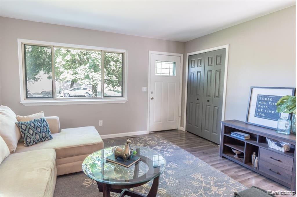 4322 RANDOLPH Street, Wayne, MI 48184 — Photo 6
