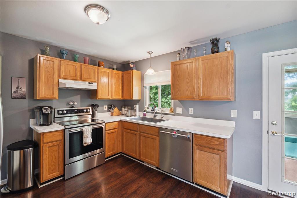 4060 STANMOOR Drive, Waterford, MI 48329 — Photo 11