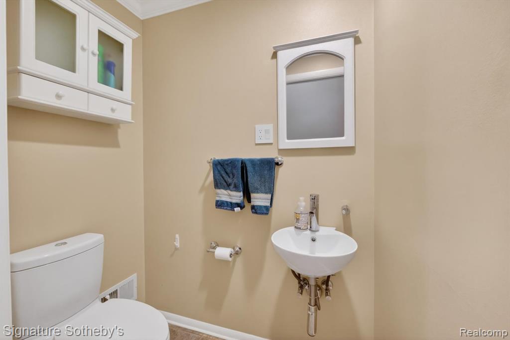 4284 Cherrywood Drive, Troy, MI 48098 — Photo 23
