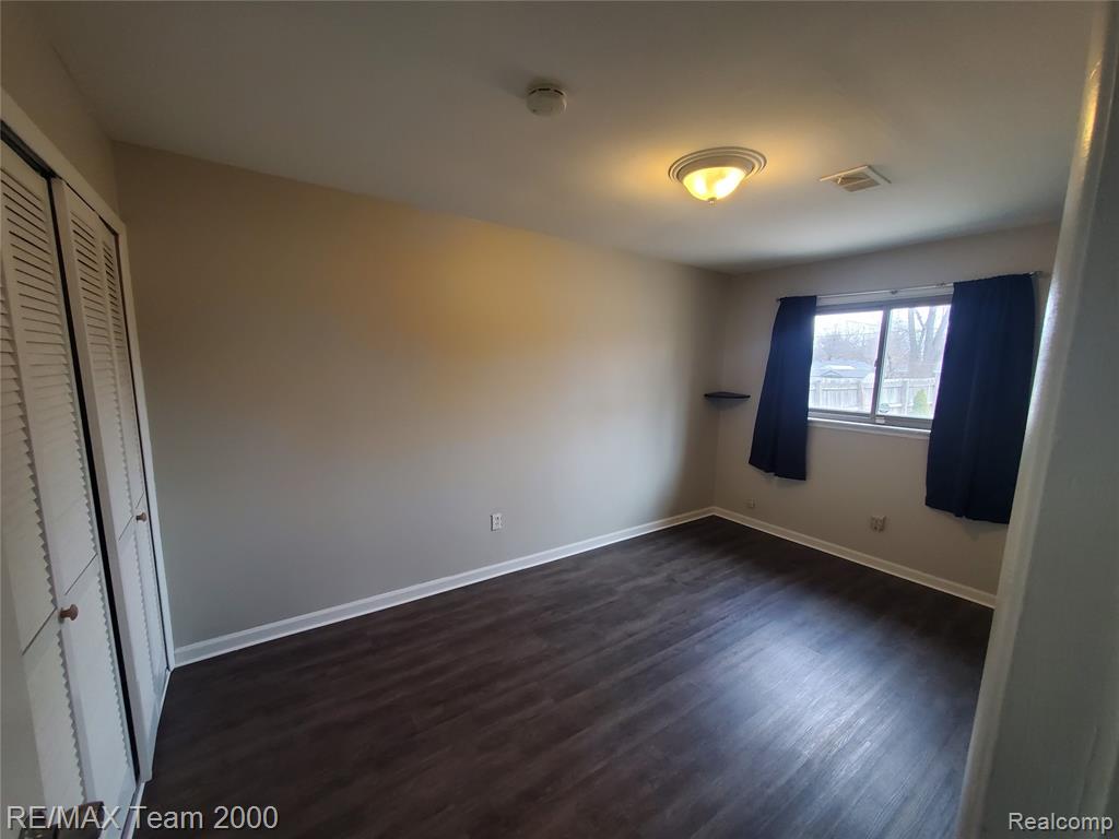 5397 JACKSON Street, Dearborn Heights, MI 48125 — Photo 11