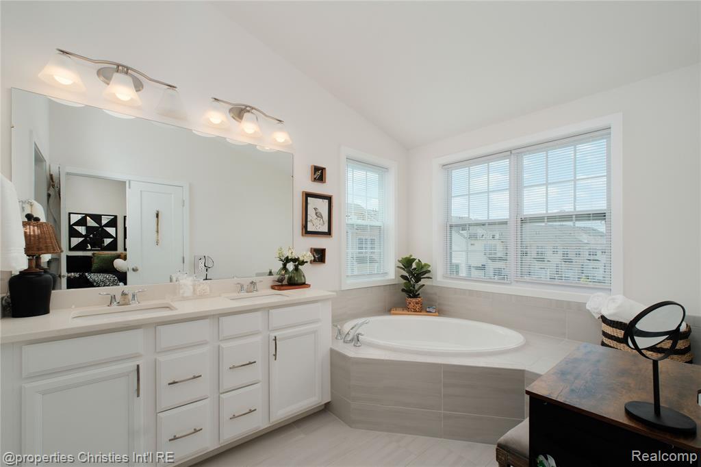 2882 Hardwick Road, Ann Arbor, MI 48105 — Photo 25