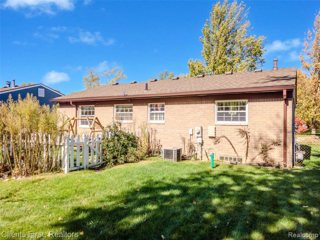 41527 Hamlin Street, Belleville, MI 48111 — Photo 37