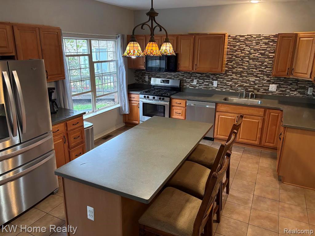 39605 Dorchester Circle, Canton, MI 48188 — Photo 10