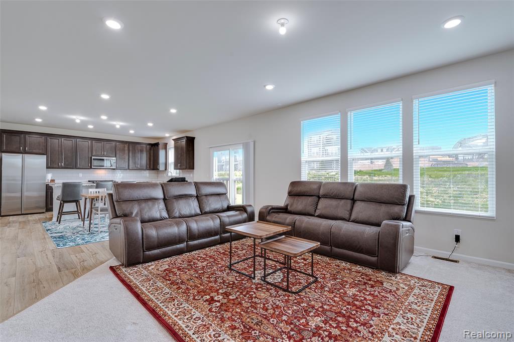 4568 Paradise Parkway, Milford, MI 48381 — Photo 11