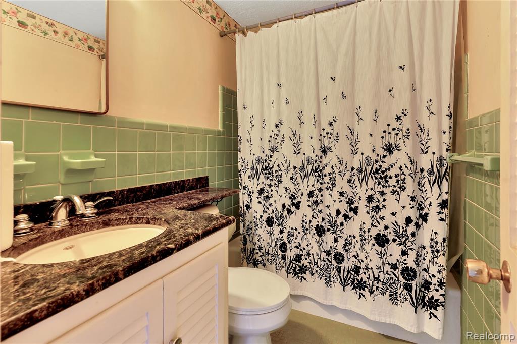 8900 E Jefferson Avenue, 630-631, Detroit, MI 48214 — Photo 11