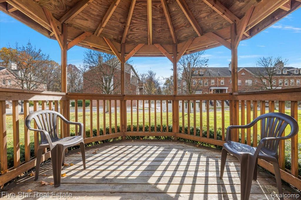 16924 Farmington Road, 93, Livonia, MI 48154 — Photo 11