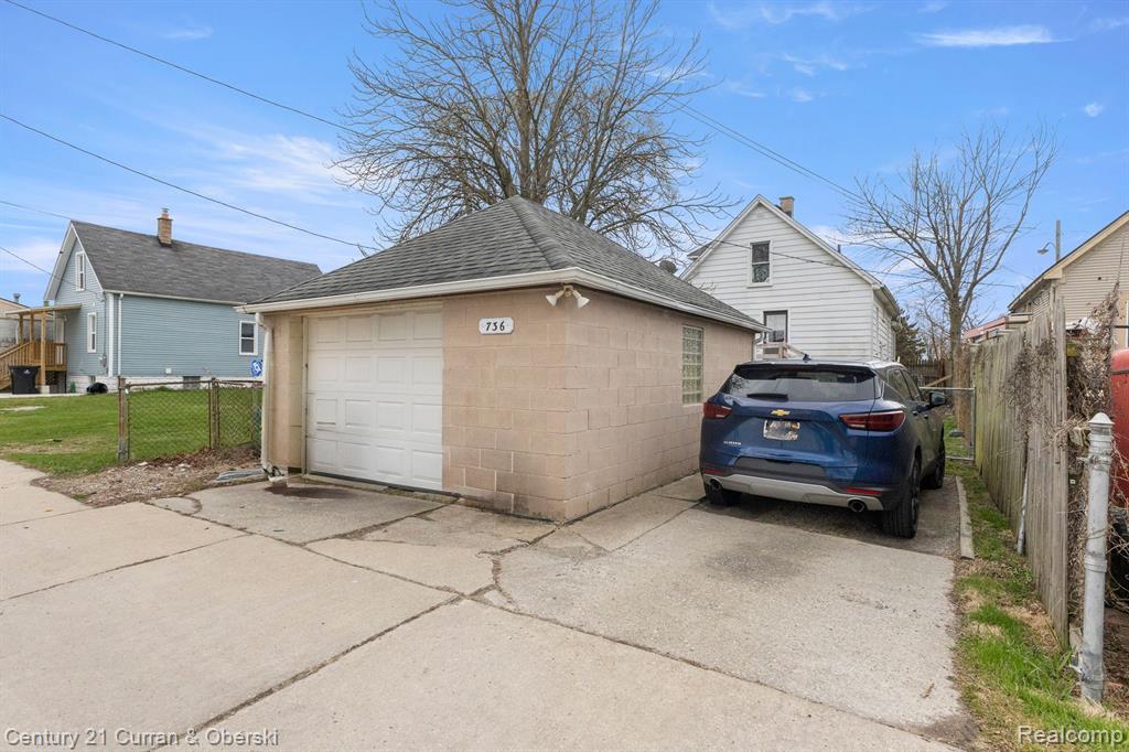 736 FORD Avenue, Wyandotte, MI 48192 — Photo 17