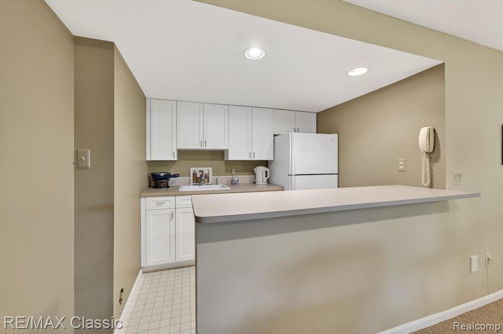 12648 Portsmouth Court, Plymouth, MI 48170 — Photo 39
