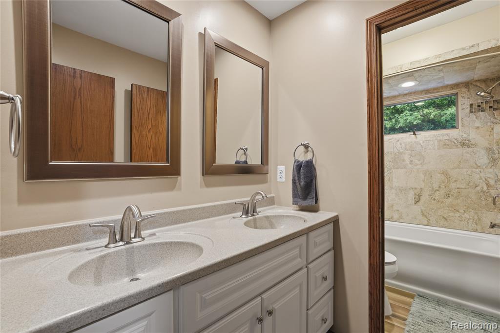 68345 Romeo Plank Road, Ray, MI — Photo 39