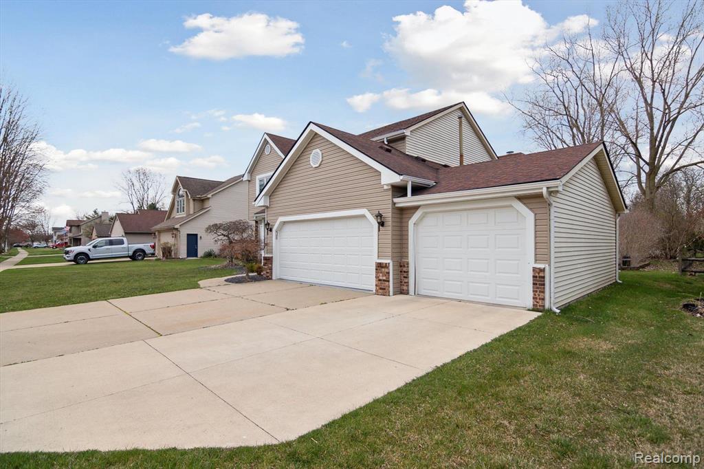 925 DONNALEE Drive, Monroe, MI 48162 — Photo 2