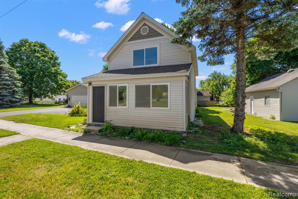 42 BROADWAY Street, Oxford, MI 48371 — Photo 2