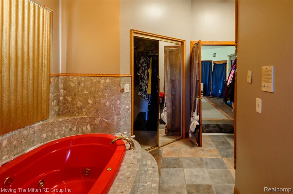 46901 EXECUTIVE Drive, Belleville, MI 48111 — Photo 19