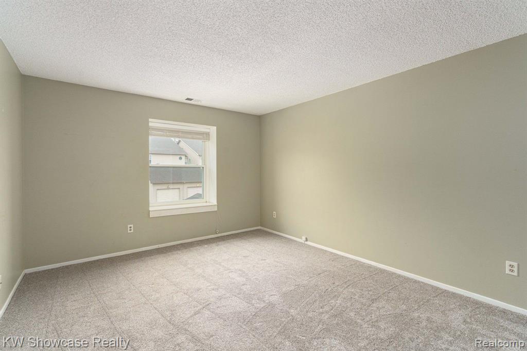 4980 OAK HILL Drive, 66, Waterford, MI 48329 — Photo 35