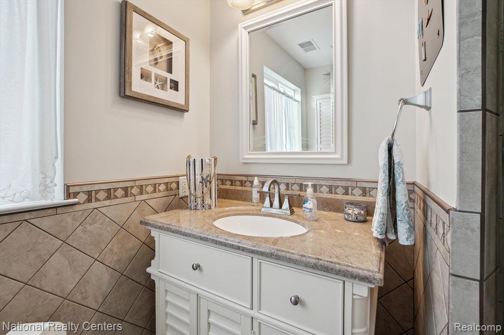 4807 DOWNING Drive, Pinckney, MI 48169 — Photo 24