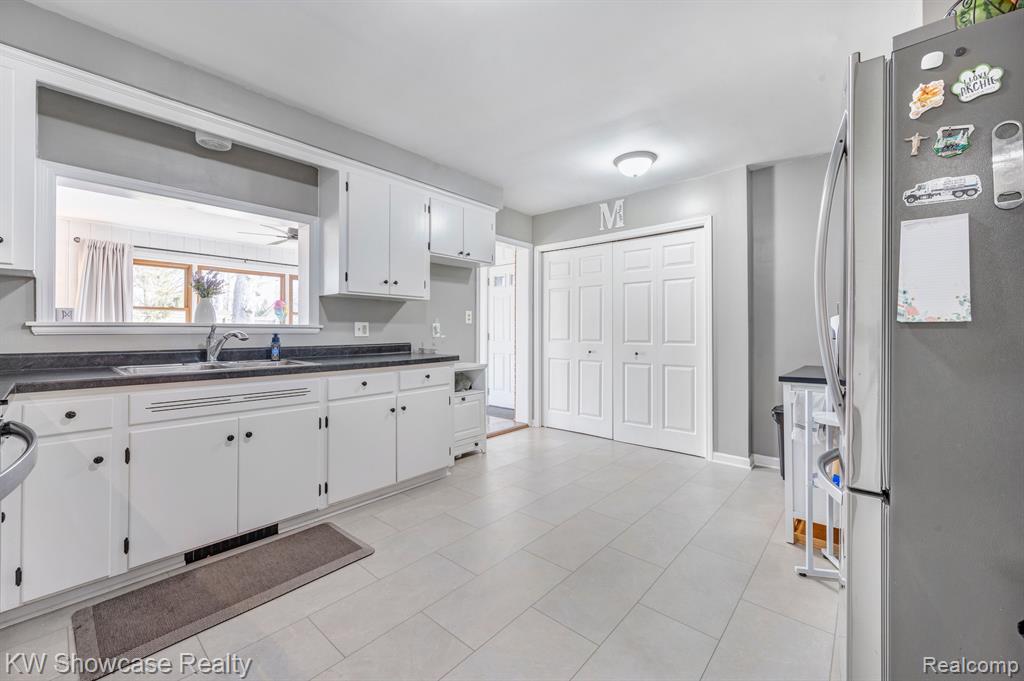 8634 GOLFSIDE Drive, Commerce Twp, MI 48382 — Photo 14