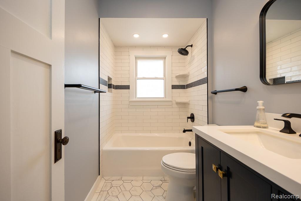 6 Kensington Boulevard, Pleasant Ridge, MI — Photo 8