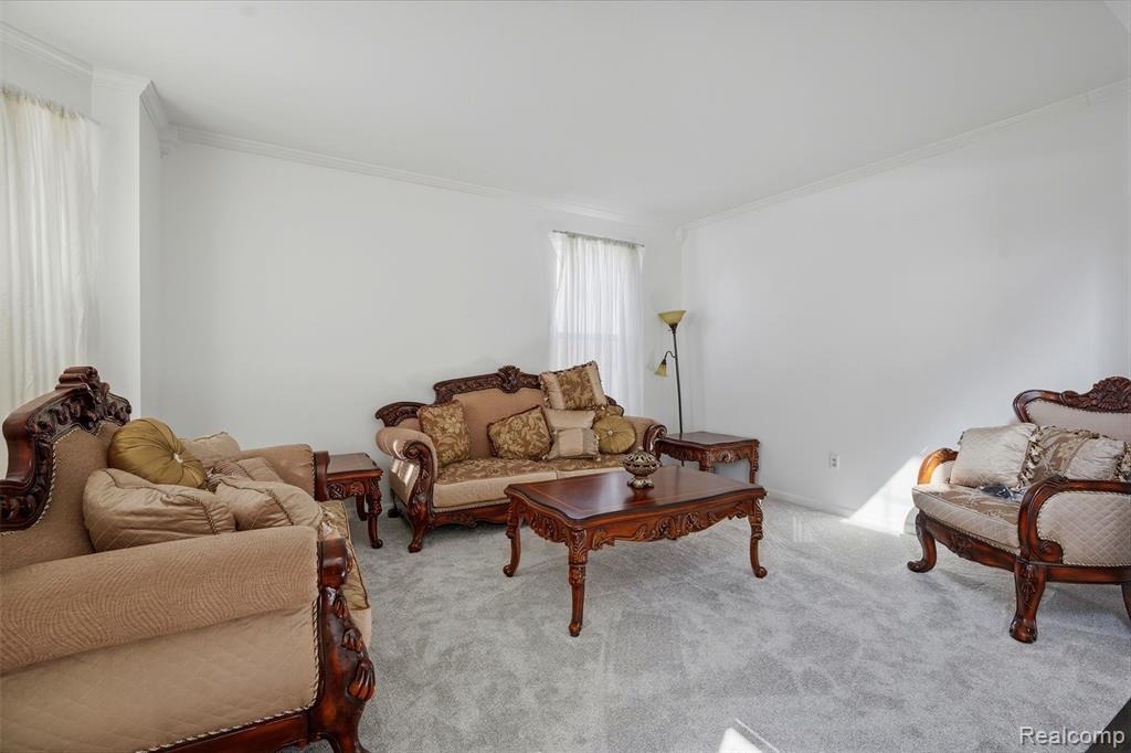 42575 Silverwood Drive, Sterling Heights, MI 48314 — Photo 17