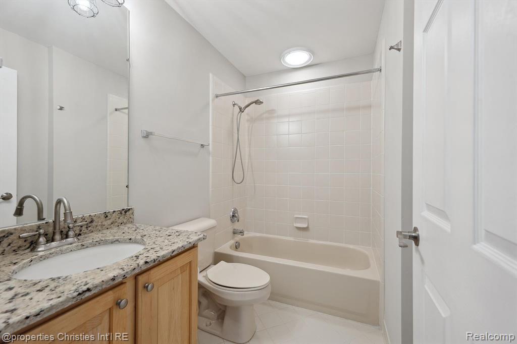 45055 WALNUT RIDGE, Northville, MI 48168 — Photo 48