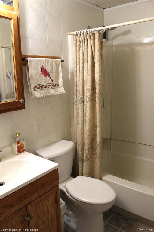 10593 9 Mile Road, Whitmore Lake, MI 48189 — Photo 11