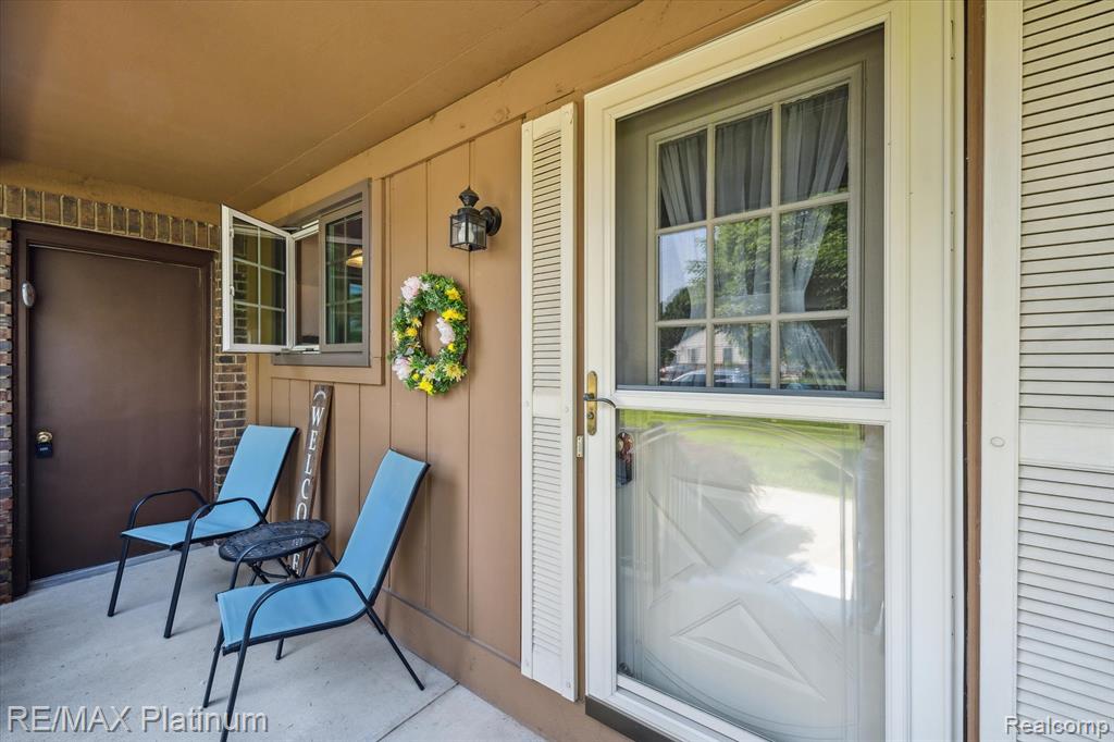 12132 Lexington Drive, 2, South Lyon, MI 48178 — Photo 3