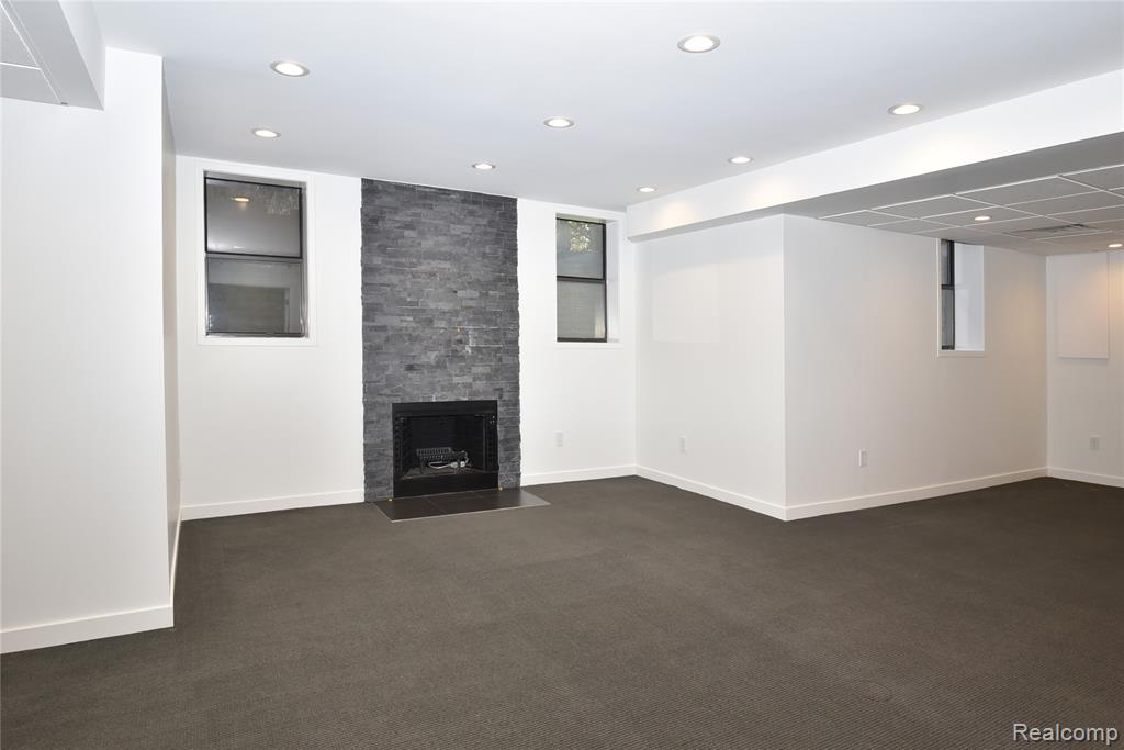 32175 Spruce Lane, Beverly Hills, MI 48025 — Photo 30